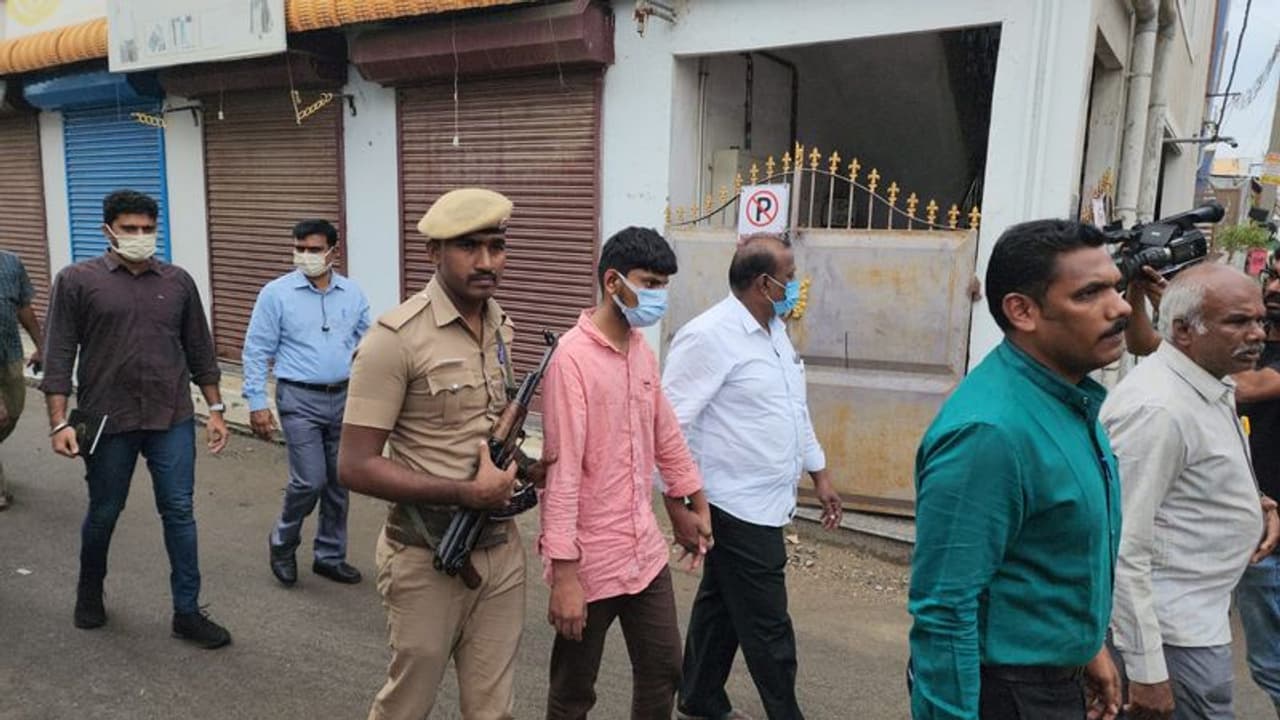 கார் குண்டு வெடிப்பு..!சதிக்கு திட்டம் தீட்டியது எப்படி..? இரண்டாவது நாளாக கோவையில் என்ஐஏ விசாரணை..!