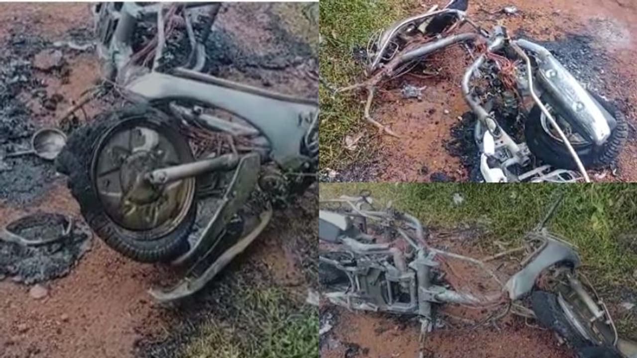 കളമശ്ശേരിയിൽ ഓടിക്കൊണ്ടിരുന്ന സ്കൂട്ടർ കത്തി നശിച്ചു കളമശ്ശേരിയിൽ ഓടിക്കൊണ്ടിരുന്ന സ്കൂട്ടർ കത്തി നശിച്ചു