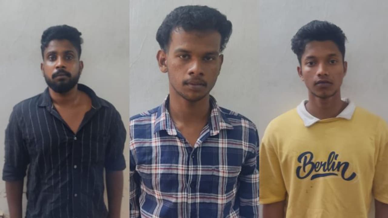 ആദിവാസി യുവാവിനെ മർദ്ദിച്ച് അവശനാക്കി, മരിച്ചെന്ന് കരുതി റോഡിൽ ഉപേക്ഷിച്ചു, മൂന്നുപേർ പിടിയിൽ