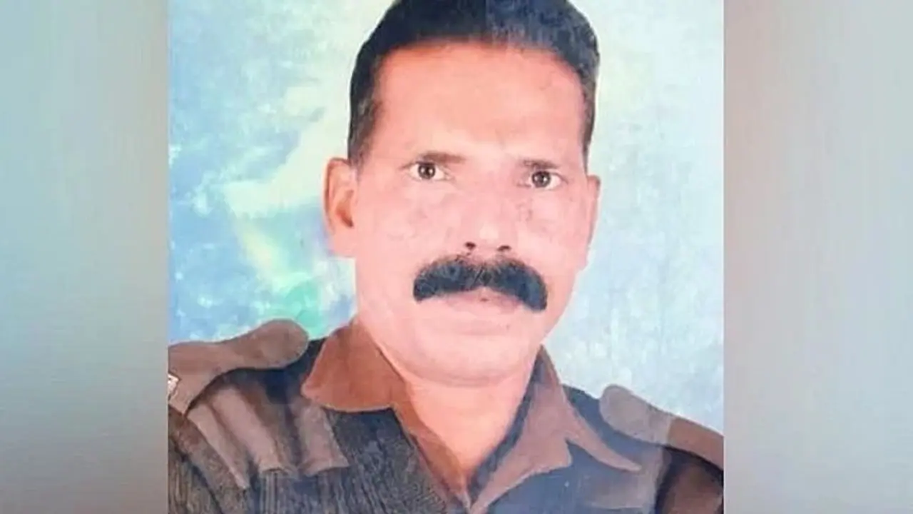 Lynching:BSF: மகளின் ஆபாச வீடியோ வெளியிட்டதை தட்டிக்கேட்ட BSF வீரர் அடித்துக் கொலை: குஜராத்தில் பயங்கரம்