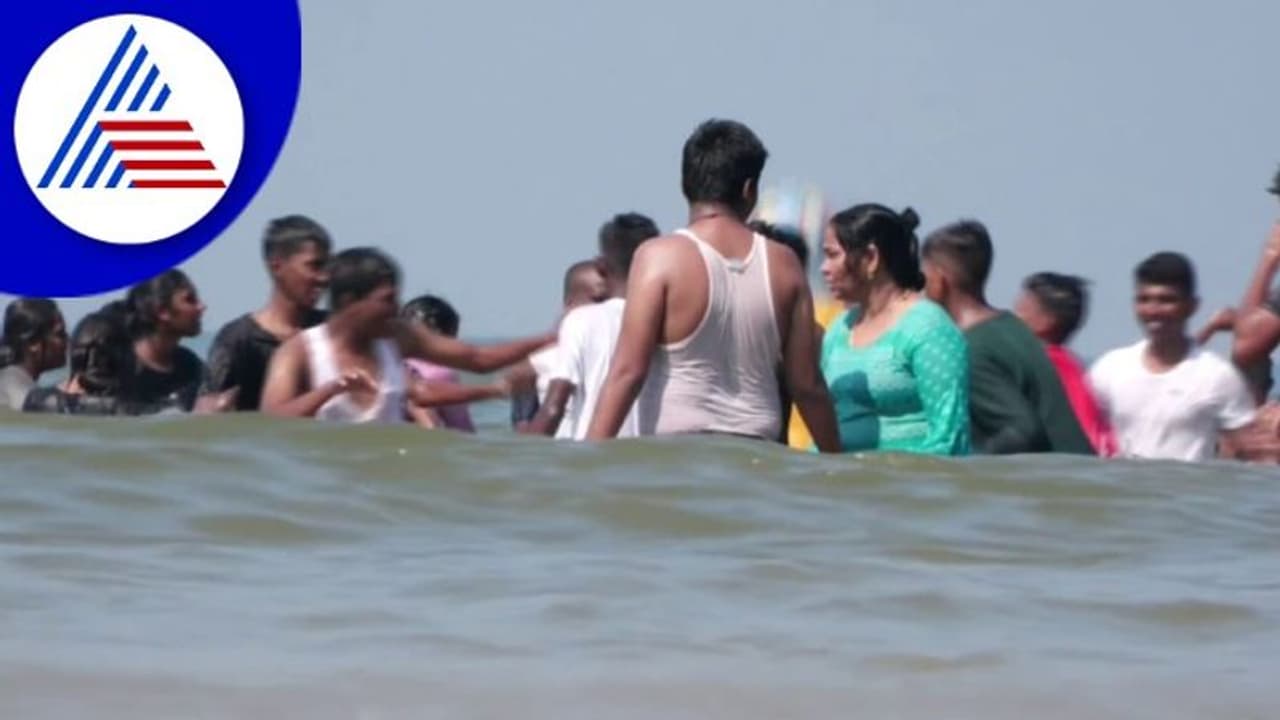 ಕೊರೊನಾ ಆತಂಕ, ಹೊಸ ವರ್ಷ ಸಂಭ್ರಮಾಚರಣೆ ಕೌಂಟ್ ಡೌನ್ ನಡುವೆ ಜನರಲ್ಲಿ ಲಾಕ್ಡೌನ್ ಭೀತಿ ಕೊರೊನಾ ಆತಂಕ, ಹೊಸ ವರ್ಷ ಸಂಭ್ರಮಾಚರಣೆ ಕೌಂಟ್ ಡೌನ್ ನಡುವೆ ಜನರಲ್ಲಿ ಲಾಕ್ಡೌನ್ ಭೀತಿ