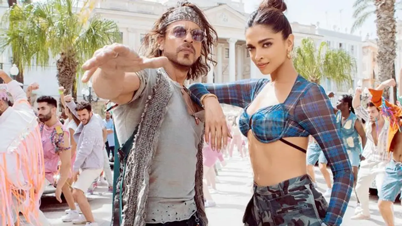 വിവാദങ്ങള് ഒരുവഴിക്ക്; പഠാന് ഒടിടി അവകാശം വിറ്റത് ഞെട്ടിപ്പിക്കുന്ന തുകയ്ക്ക്.! വിവാദങ്ങള് ഒരുവഴിക്ക്; പഠാന് ഒടിടി അവകാശം വിറ്റത് ഞെട്ടിപ്പിക്കുന്ന തുകയ്ക്ക്.!