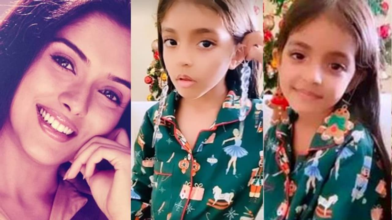 അലങ്കാര വസ്തുക്കൾ കൊണ്ട് കമ്മലുണ്ടാക്കി അറിൻ; ചിത്രങ്ങൾ പങ്കുവച്ച് അസിൻ അലങ്കാര വസ്തുക്കൾ കൊണ്ട് കമ്മലുണ്ടാക്കി അറിൻ; ചിത്രങ്ങൾ പങ്കുവച്ച് അസിൻ