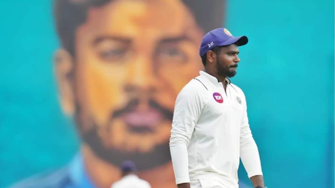 సంజూ కెరీర్కు ఎండ్ కార్డ్ వేశారా? మరి ఎందుకు తప్పించినట్టు.. కారణం చెప్పండి.. బీసీసీఐపై ప్రశ్నల వర్షం సంజూ కెరీర్కు ఎండ్ కార్డ్ వేశారా? మరి ఎందుకు తప్పించినట్టు.. కారణం చెప్పండి.. బీసీసీఐపై ప్రశ్నల వర్షం