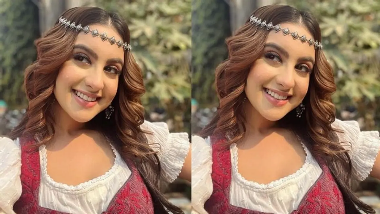 తునీశా శర్మను హాస్పిటల్ తీసుకెళ్లుతున్నప్పటి సీసీటీవీ వీడియో.. సోషల్ మీడియాలో వైరల్ (వీడియో) తునీశా శర్మను హాస్పిటల్ తీసుకెళ్లుతున్నప్పటి సీసీటీవీ వీడియో.. సోషల్ మీడియాలో వైరల్ (వీడియో)