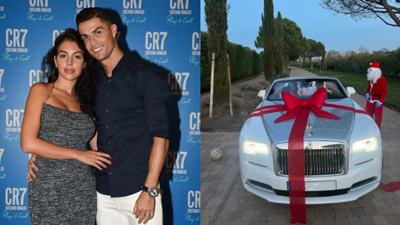 ലോകകപ്പ് വേദന മറക്കാം; ക്രിസ്റ്റ്യാനോ റൊണാള്ഡോയ്ക്ക് ക്രിസ്തുമസ് സമ്മാനമായി റോള്സ് റോയ്സുമായി പങ്കാളി ലോകകപ്പ് വേദന മറക്കാം; ക്രിസ്റ്റ്യാനോ റൊണാള്ഡോയ്ക്ക് ക്രിസ്തുമസ് സമ്മാനമായി റോള്സ് റോയ്സുമായി പങ്കാളി