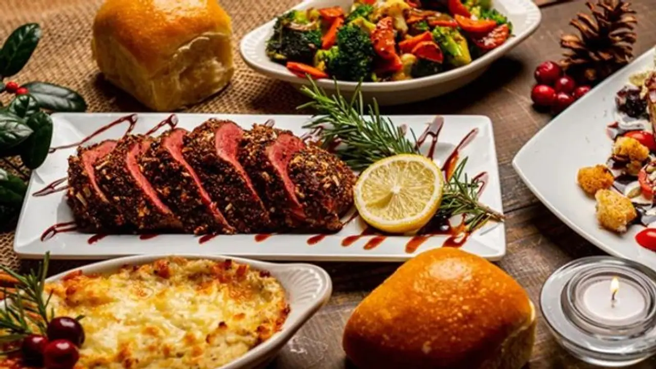 ക്രിസ്മസിന് ഭക്ഷണമുണ്ടാക്കി നല്കിയതിന് വീട്ടുകാരില് നിന്ന് പണമീടാക്കി സ്ത്രീ ക്രിസ്മസിന് ഭക്ഷണമുണ്ടാക്കി നല്കിയതിന് വീട്ടുകാരില് നിന്ന് പണമീടാക്കി സ്ത്രീ