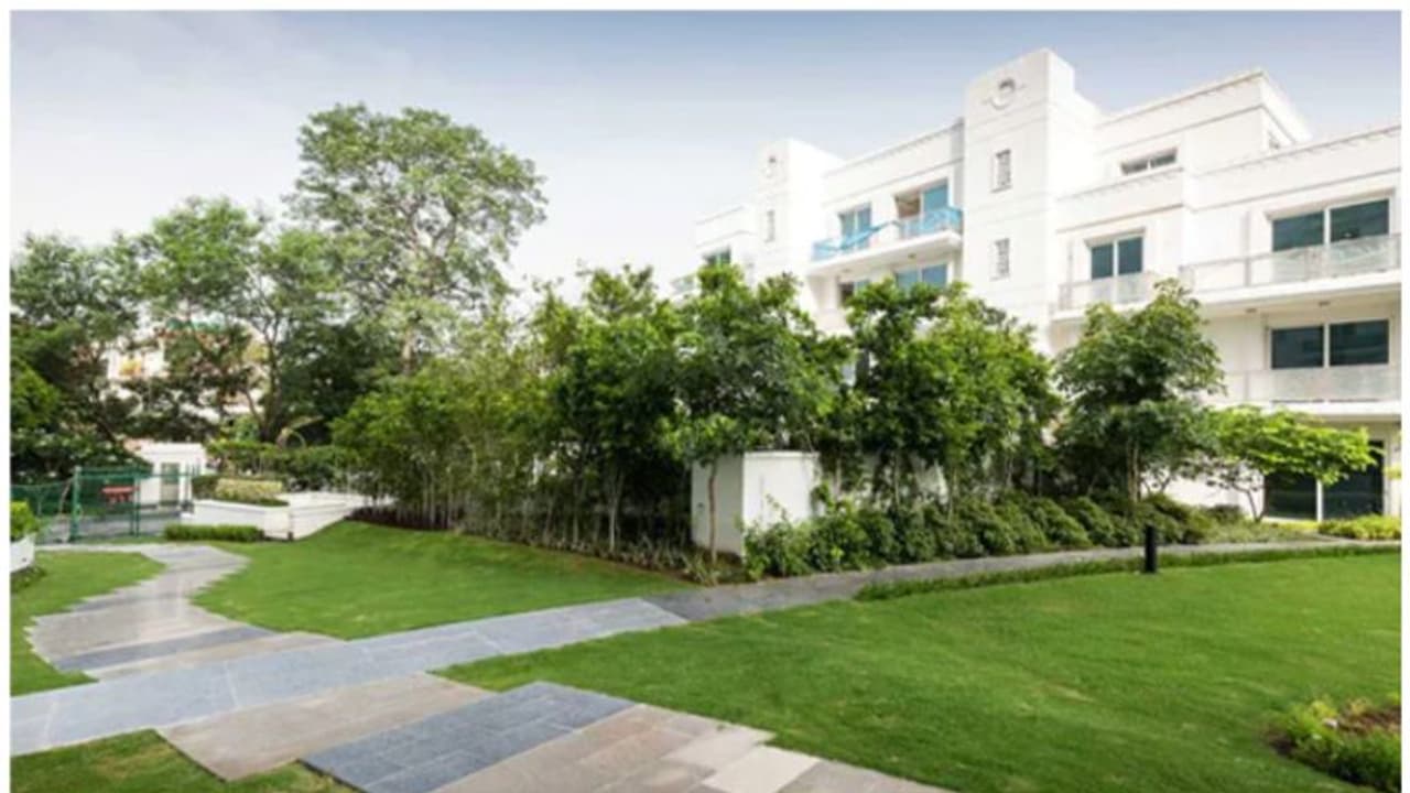 വീട്ടുകാർ തായ്ലന്റിന് പോയി, കോടികളുടെ ഫ്ലാറ്റിൽ കള്ളൻ കേറി; സുപ്രീംകോടതി അഭിഭാഷകന്റെ വീട്ടിലെ മോഷണം ഇങ്ങനെ വീട്ടുകാർ തായ്ലന്റിന് പോയി, കോടികളുടെ ഫ്ലാറ്റിൽ കള്ളൻ കേറി; സുപ്രീംകോടതി അഭിഭാഷകന്റെ വീട്ടിലെ മോഷണം ഇങ്ങനെ