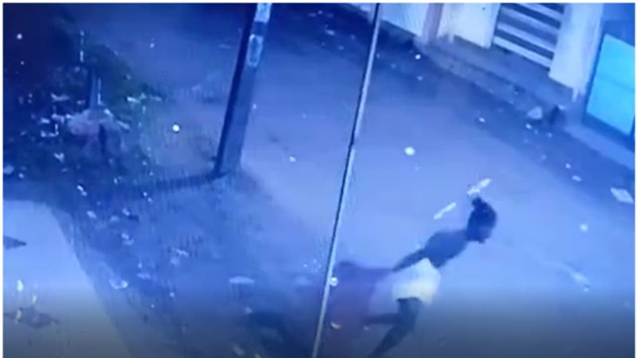 ഡീസല്‍ മോഷ്ടിച്ചെന്ന് ആരോപിച്ച് ഓട്ടിസം ബാധിച്ച ഭിന്നശേഷിക്കാരനായ യുവാവിനെ മർദ്ദിച്ചു