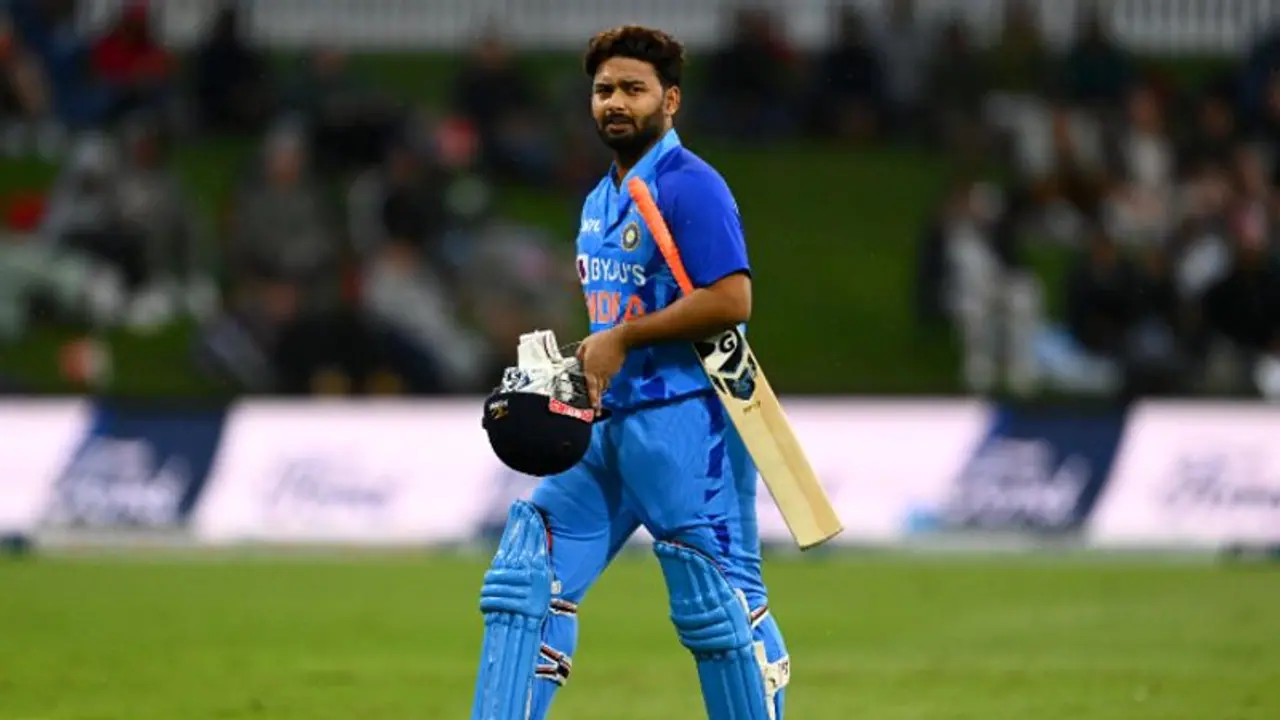 ಟೀಂ ಇಂಡಿಯಾ ಕ್ರಿಕೆಟಿಗ ರಿಷಭ್ ಪಂತ್ ಪ್ರೈವೇಟ್ ವಾರ್ಡ್ಗೆ ಶಿಫ್ಟ್..! ಟೀಂ ಇಂಡಿಯಾ ಕ್ರಿಕೆಟಿಗ ರಿಷಭ್ ಪಂತ್ ಪ್ರೈವೇಟ್ ವಾರ್ಡ್ಗೆ ಶಿಫ್ಟ್..!