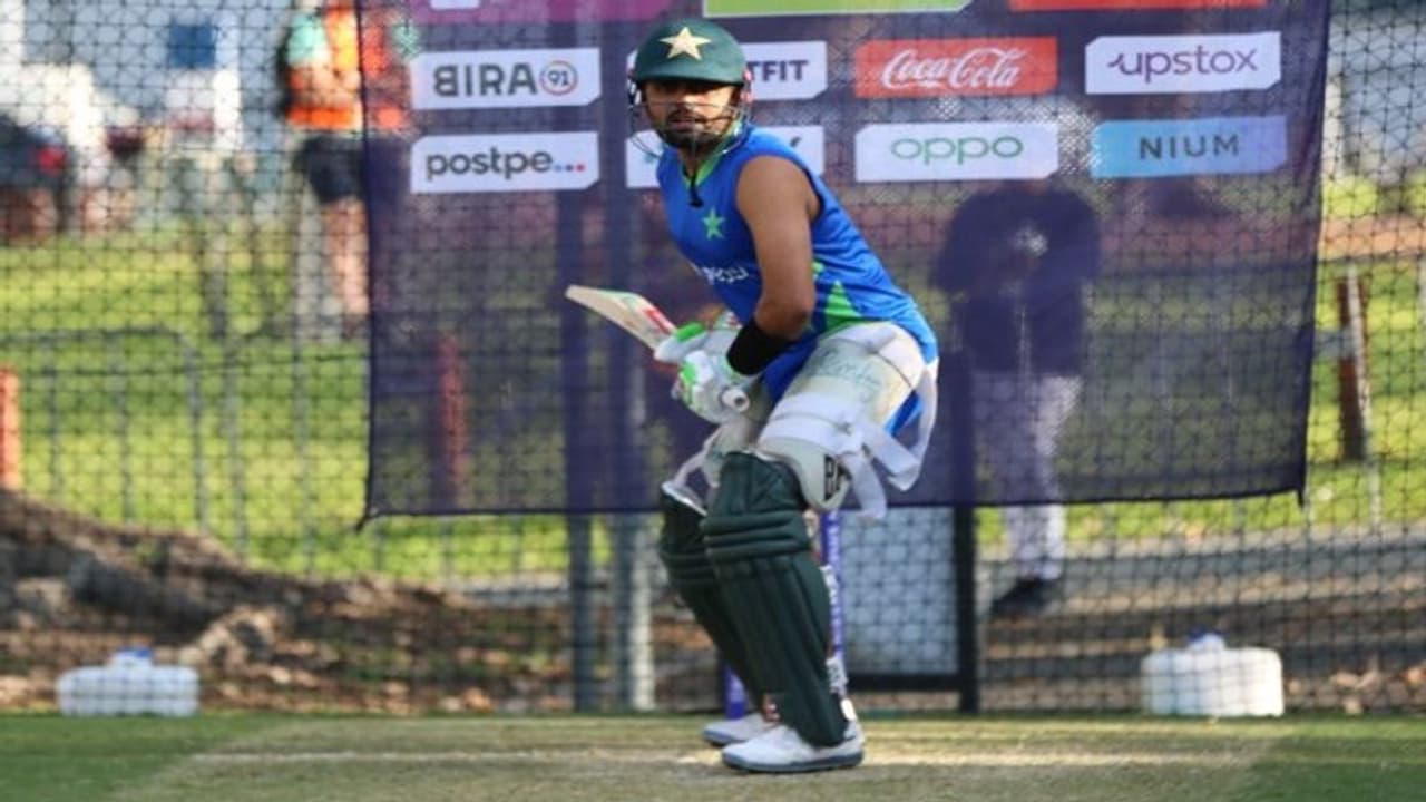 இது என்ன பாகிஸ்தானுக்கு வந்த சோதனை: தெளிவா சொல்லுங்க யார் தான் கேப்டன்!