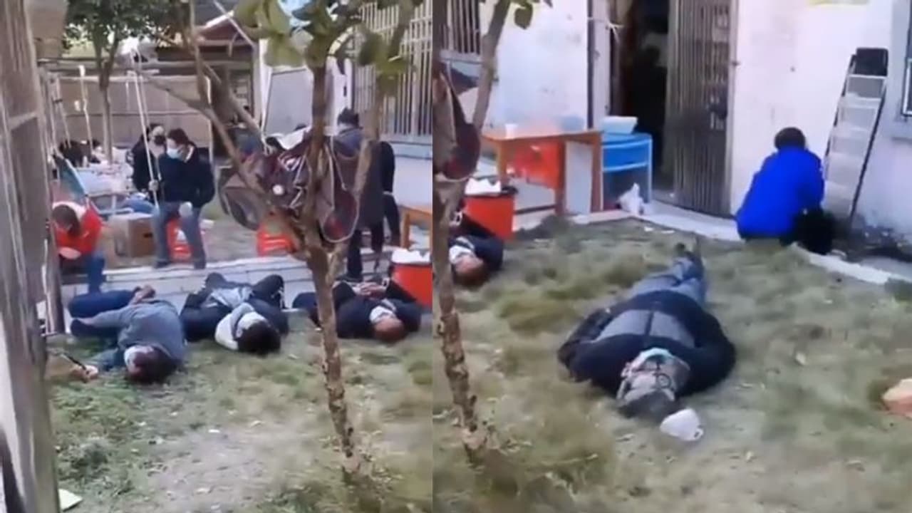 ಕೋವಿಡ್ 19ನಿಂದ ಚೀನಾ ಸ್ಮಶಾನಗಳಲ್ಲಿ ಕಿಕ್ಕಿರಿದ ಜನ: ಹೆಣ ಹೂಳಲು ಸಂಬಂಧಿಕರ ಕ್ಯೂ..! ಕೋವಿಡ್ 19ನಿಂದ ಚೀನಾ ಸ್ಮಶಾನಗಳಲ್ಲಿ ಕಿಕ್ಕಿರಿದ ಜನ: ಹೆಣ ಹೂಳಲು ಸಂಬಂಧಿಕರ ಕ್ಯೂ..!