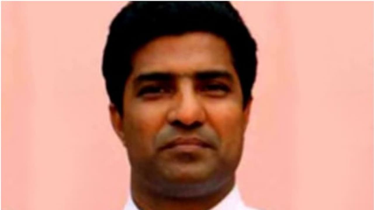 ബാലികക്ക് നേരെ ലൈംഗിക അതിക്രമം; പോക്സോ കേസിൽ തൃശൂരിലെ പുരോഹിതന് കഠിന തടവ് ശിക്ഷ, ഒപ്പം പിഴയും ബാലികക്ക് നേരെ ലൈംഗിക അതിക്രമം; പോക്സോ കേസിൽ തൃശൂരിലെ പുരോഹിതന് കഠിന തടവ് ശിക്ഷ, ഒപ്പം പിഴയും