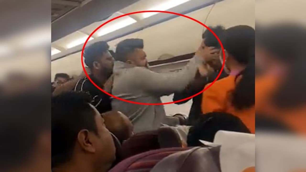 థాయ్ స్మైల్ ఎయిర్‌వేస్ లో ప్రయాణీకుల మధ్య కొట్లాట... నివేదిక కోరిన బ్యూరో ఆఫ్ సివిల్ ఏవియేషన్ సెక్యూరిటీ..