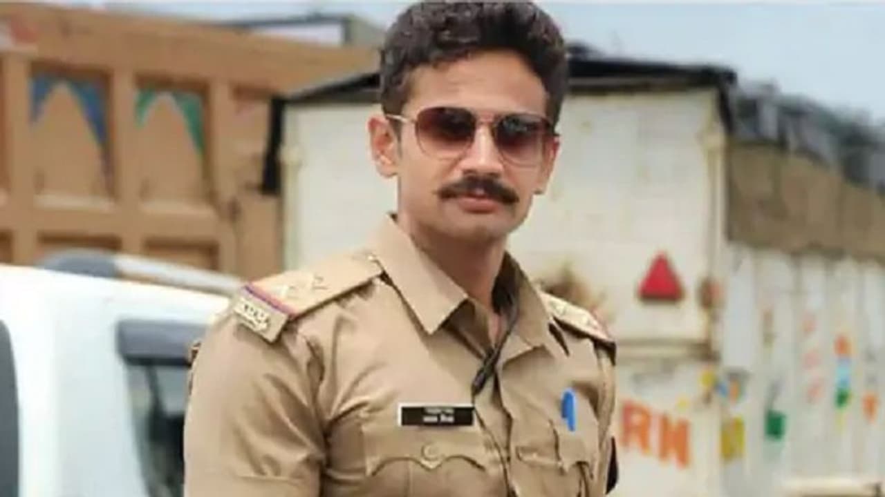 दरोगा ने कवियत्री से रेप कर बनाया गंदा वीडियो, कराया अबॉर्शन, पीड़िता बोली जान से मारने की धमकी दे रहा वो दरोगा ने कवियत्री से रेप कर बनाया गंदा वीडियो, कराया अबॉर्शन, पीड़िता बोली जान से मारने की धमकी दे रहा वो