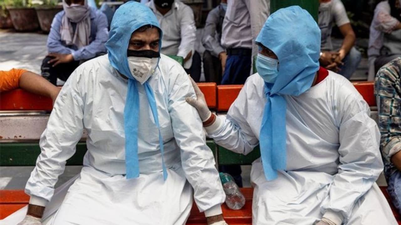 ಕೋವಿಡ್ ಅಲೆ ಎದುರಿಸಲು ಆರೋಗ್ಯ ಇಲಾಖೆ ಸಜ್ಜು ಕೋವಿಡ್ ಅಲೆ ಎದುರಿಸಲು ಆರೋಗ್ಯ ಇಲಾಖೆ ಸಜ್ಜು