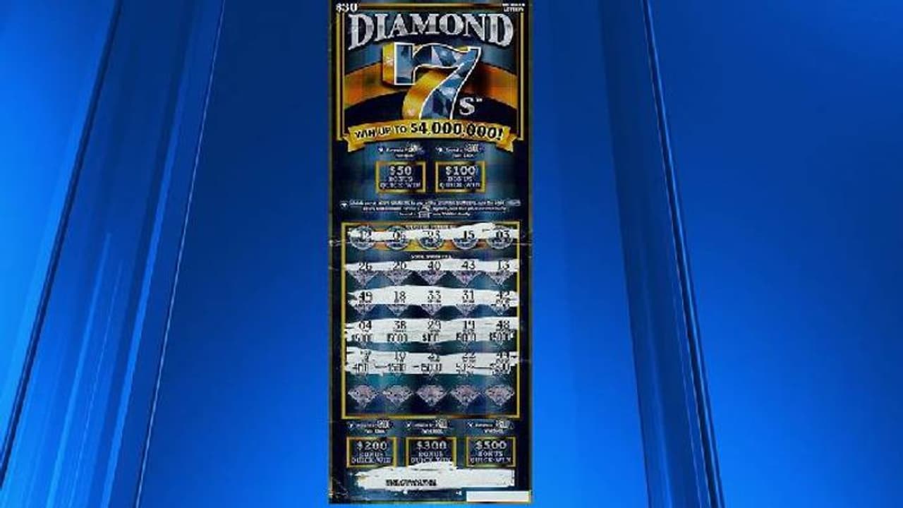 കടയിൽ അവശേഷിച്ച ലോട്ടറി ടിക്കറ്റുകൾ എടുത്തു, കട ഉടമയ്ക്ക് ലോട്ടറി അടിച്ചത് കോടികൾ