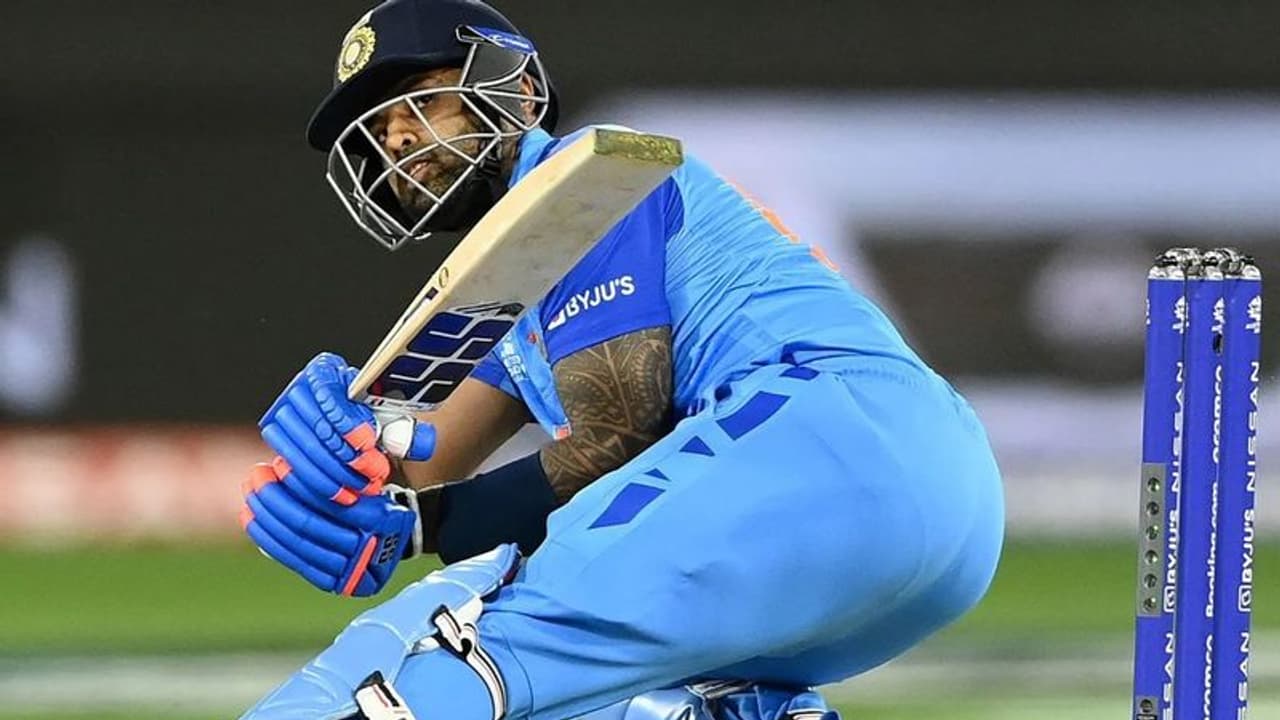 IND vs SL T20 ಸೂರ್ಯಕುಮಾರ್ ಸ್ಫೋಟಕ ಸೆಂಚುರಿ, ಶ್ರೀಲಂಕಾಗೆ 229 ರನ್ ಬೃಹತ್ ಗುರಿ! IND vs SL T20 ಸೂರ್ಯಕುಮಾರ್ ಸ್ಫೋಟಕ ಸೆಂಚುರಿ, ಶ್ರೀಲಂಕಾಗೆ 229 ರನ್ ಬೃಹತ್ ಗುರಿ!