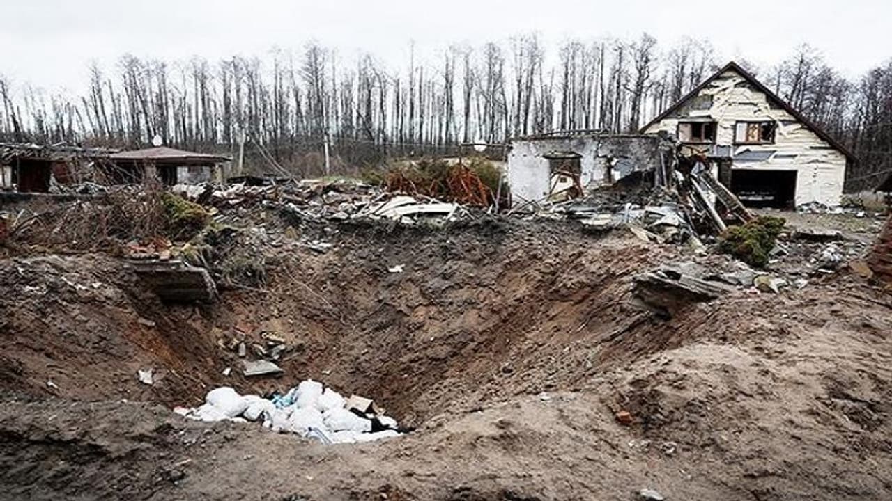 रूस ने यूक्रेन पर 100 से अधिक मिसाइलों से किया हमला, धमाकों की गूंज से थर्राए राजधानी कीव समेत कई शहर रूस ने यूक्रेन पर 100 से अधिक मिसाइलों से किया हमला, धमाकों की गूंज से थर्राए राजधानी कीव समेत कई शहर