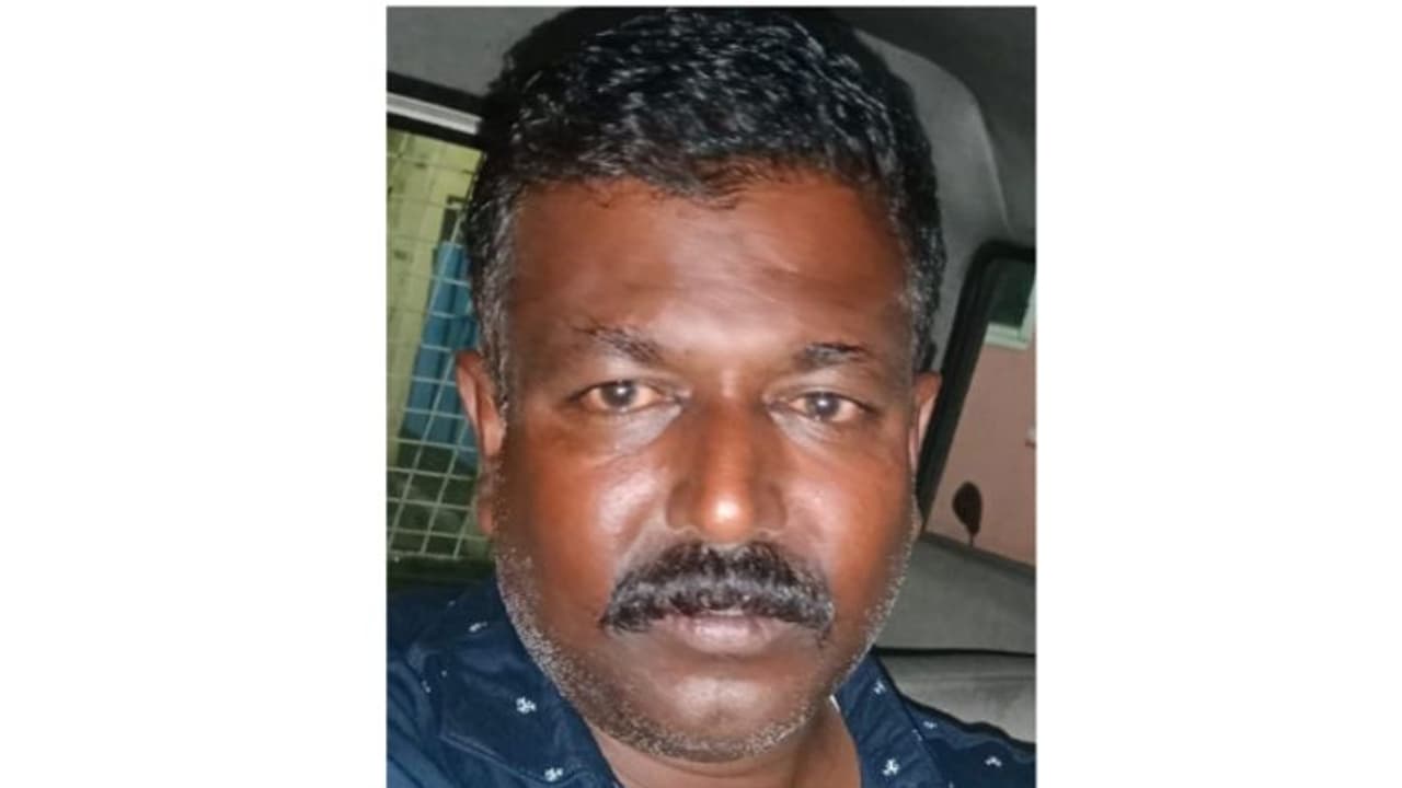 വാഹന പാര്ക്കിങ്ങുമായി ബന്ധപ്പെട്ട് തർക്കം; യുവാവിനെ കുത്തിപ്പരിക്കൽപ്പിച്ചയാൾ അറസ്റ്റിൽ വാഹന പാര്ക്കിങ്ങുമായി ബന്ധപ്പെട്ട് തർക്കം; യുവാവിനെ കുത്തിപ്പരിക്കൽപ്പിച്ചയാൾ അറസ്റ്റിൽ