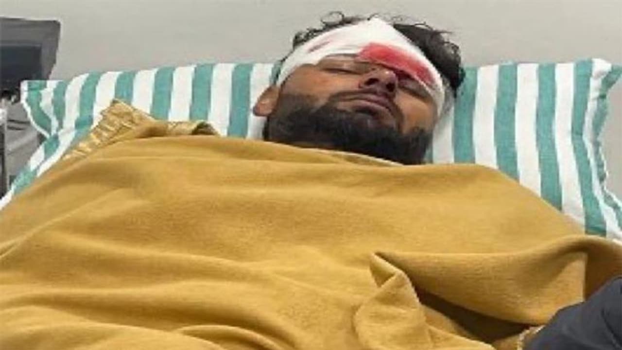 ఆ ఇద్దరి నిజాయితీ.. కారులో దొరికిన రూ.4వేలు రిషభ్ పంత్ కు తిరిగిచ్చేశారు.. 