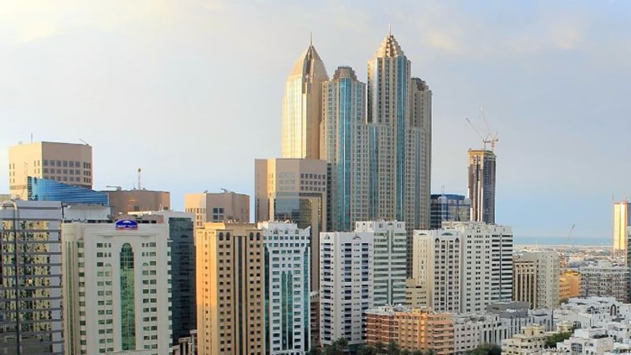 വാഹനങ്ങളില് നിന്നുള്ള മാലിന്യം; അബുദാബിയില് നിരത്തുകളില് പുതിയ സംവിധാനം വാഹനങ്ങളില് നിന്നുള്ള മാലിന്യം; അബുദാബിയില് നിരത്തുകളില് പുതിയ സംവിധാനം