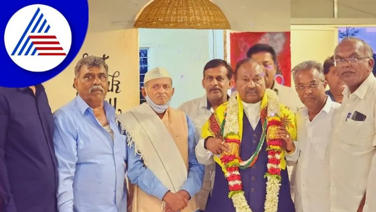 ದಾವಣಗೆರೆ ಶ್ರೀ ಬೀರೇಶ್ವರ ದೇವಸ್ಥಾನ ಕುರುಬರ ಸಂಘಕ್ಕೆ ಸ್ವಾಧೀನ: ಕೆ.ಎಸ್.ಈಶ್ವರಪ್ಪ ದಾವಣಗೆರೆ ಶ್ರೀ ಬೀರೇಶ್ವರ ದೇವಸ್ಥಾನ ಕುರುಬರ ಸಂಘಕ್ಕೆ ಸ್ವಾಧೀನ: ಕೆ.ಎಸ್.ಈಶ್ವರಪ್ಪ