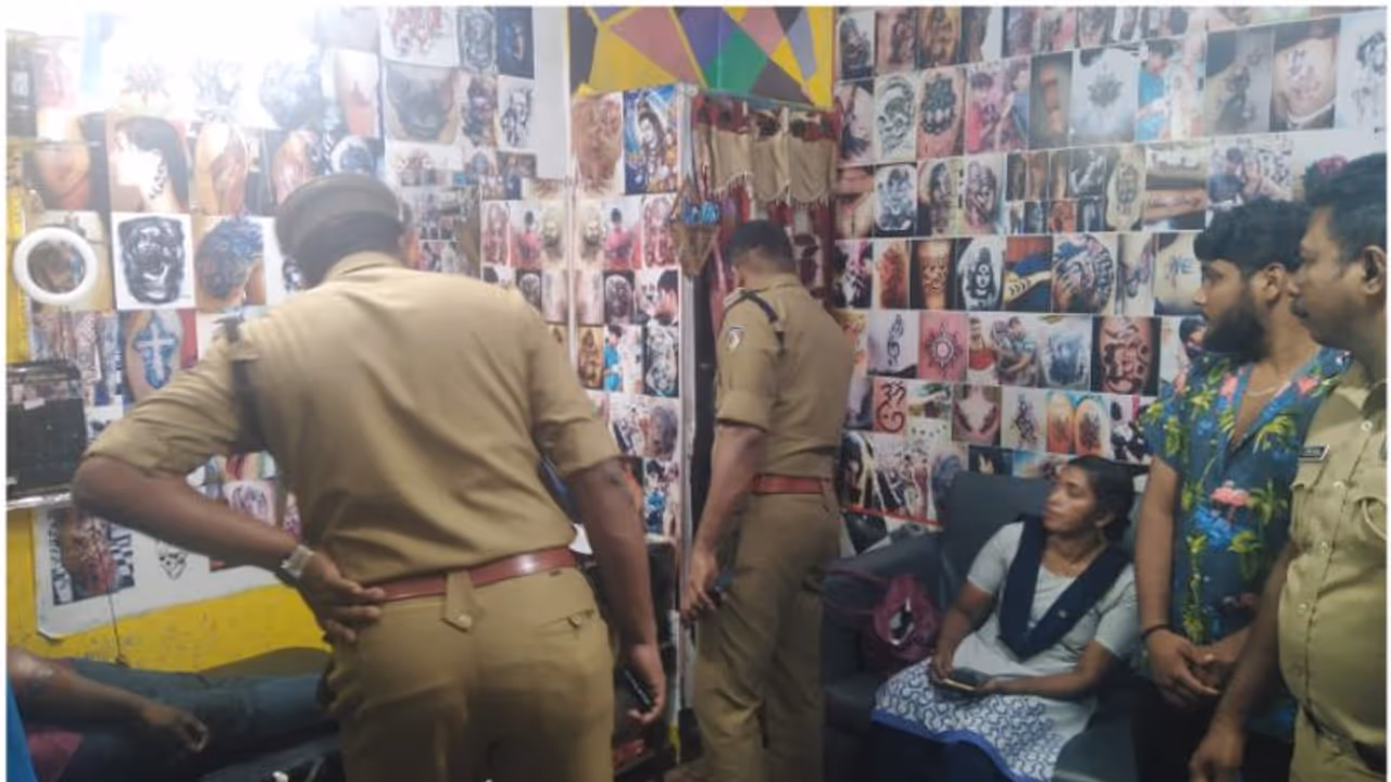 പ്രതീക്ഷയോടെ പുതുവത്സര പുലരിക്കായി കോവളം തീരം; കര്ശന സുരക്ഷയൊരുക്കി പൊലീസ് പ്രതീക്ഷയോടെ പുതുവത്സര പുലരിക്കായി കോവളം തീരം; കര്ശന സുരക്ഷയൊരുക്കി പൊലീസ്