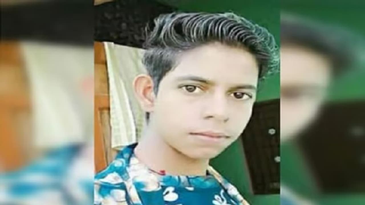 बदायूं में 500 रुपए के लिए हार गया जिंदगी, दोस्तों से शर्त लगाकर तालाब में कूदे युवक का मिला शव बदायूं में 500 रुपए के लिए हार गया जिंदगी, दोस्तों से शर्त लगाकर तालाब में कूदे युवक का मिला शव