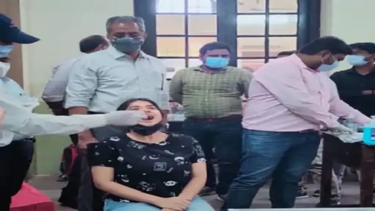 ಭಾರತದಲ್ಲಿ 11 ತಳಿ ಒಮಿಕ್ರಾನ್ ಪತ್ತೆ, ಕೋವಿಡ್ ಮಾರ್ಗಸೂಚಿ ಮತ್ತಷ್ಟು ಕಠಿಣ!