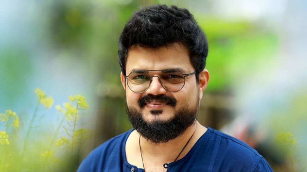 'ഏത് കാര്യവും ഉറപ്പോടെ, ചങ്കൂറ്റത്തോടെ പറയുന്നവനാണ് യഥാർത്ഥ കമ്മ്യൂണിസ്റ്റ്': കമന്റിന് മറുപടിയുമായി നാദിർഷ