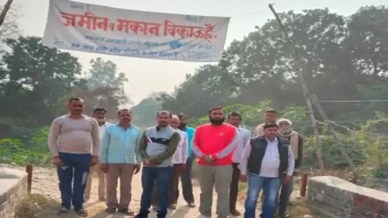 कन्नौज: ग्राम प्रधान की दबंगई से पलायन को मजबूर लोग, कहा पुलिस चौकी निर्माण के लिए लेखपाल संग किया ऐसा काम कन्नौज: ग्राम प्रधान की दबंगई से पलायन को मजबूर लोग, कहा पुलिस चौकी निर्माण के लिए लेखपाल संग किया ऐसा काम