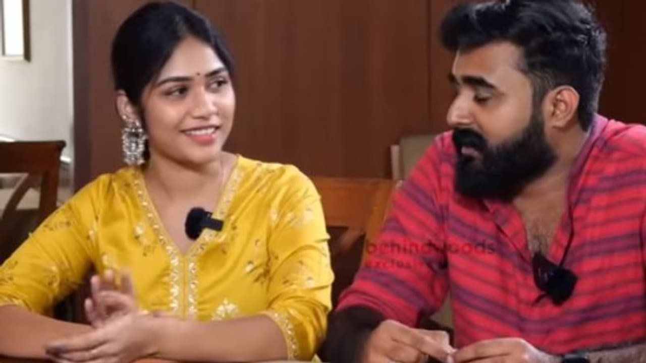 കുടുംബവുമായി ഒന്നിച്ച സന്തോഷത്തിൽ ദർശന ദാസ്; വിശേഷങ്ങൾ പങ്കുവെച്ച് നടി കുടുംബവുമായി ഒന്നിച്ച സന്തോഷത്തിൽ ദർശന ദാസ്; വിശേഷങ്ങൾ പങ്കുവെച്ച് നടി