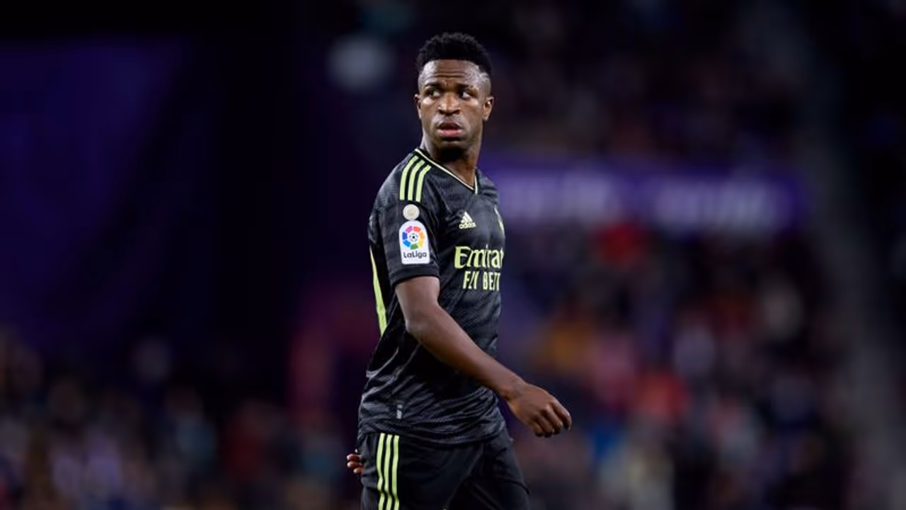 വിനീഷ്യസിനെ ആര്ക്കും വിട്ടുകൊടുക്കില്ല! ഉറപ്പുപറഞ്ഞ് റയല് മാഡ്രിഡ് കോച്ച് കാര്ലോ ആഞ്ചലോട്ടി വിനീഷ്യസിനെ ആര്ക്കും വിട്ടുകൊടുക്കില്ല! ഉറപ്പുപറഞ്ഞ് റയല് മാഡ്രിഡ് കോച്ച് കാര്ലോ ആഞ്ചലോട്ടി