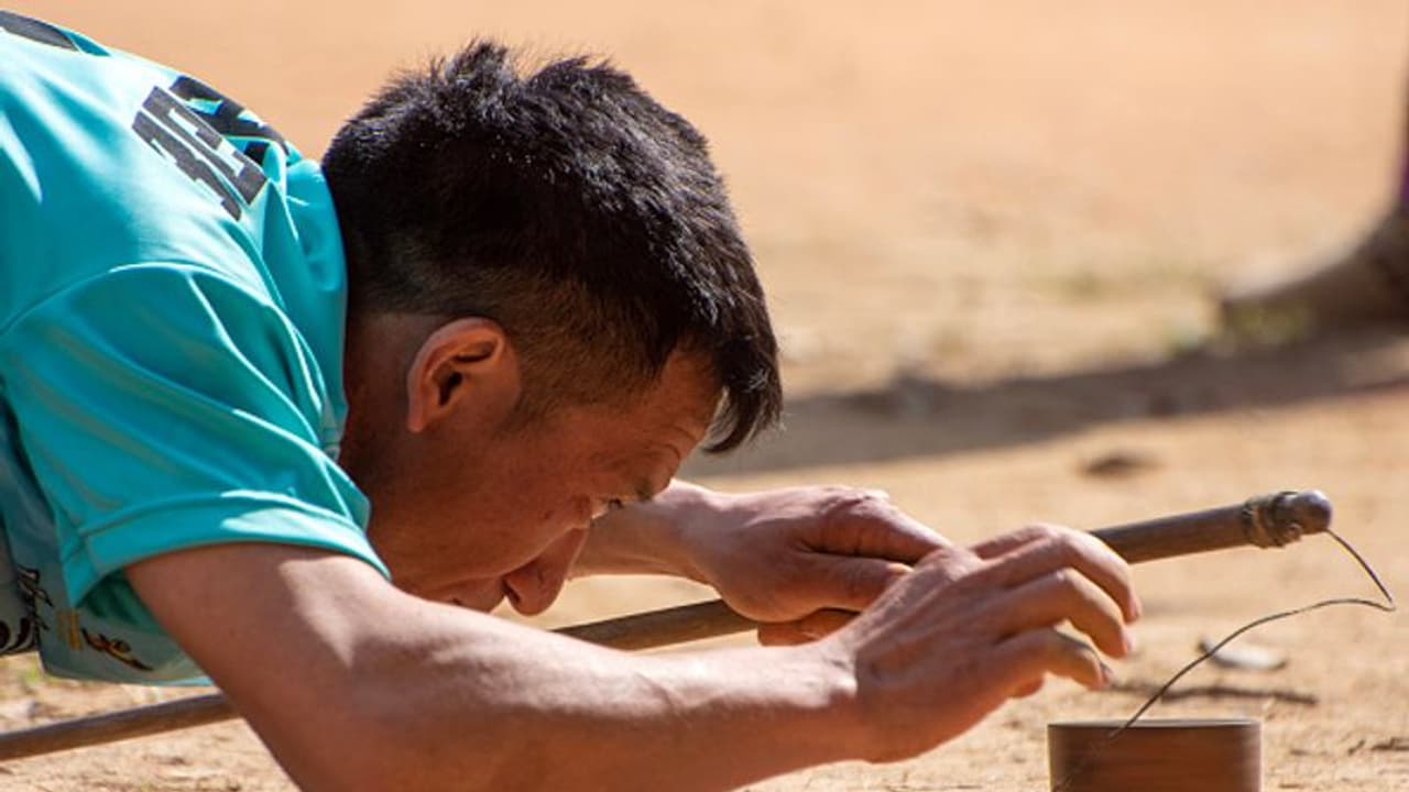 മരിച്ചവര്ക്കുള്ള ഭക്ഷണം മുതല് അയലത്തേക്ക് പാത്രമേറ് വരെ, ഇങ്ങനെയും പുതുവര്ഷാഘോഷം! മരിച്ചവര്ക്കുള്ള ഭക്ഷണം മുതല് അയലത്തേക്ക് പാത്രമേറ് വരെ, ഇങ്ങനെയും പുതുവര്ഷാഘോഷം!