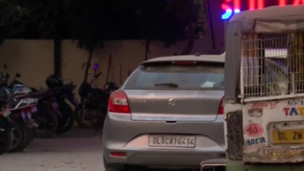 ಸ್ಕೂಟರ್‌ಗೆ ಡಿಕ್ಕಿ ಹೊಡೆದು, ಯುವತಿಯನ್ನು ಎಳೆದೊಯ್ದ ಕಾರು: ಬೆತ್ತಲೆ ಸ್ಥಿತಿಯಲ್ಲಿ ಶವ ಪತ್ತೆ..!