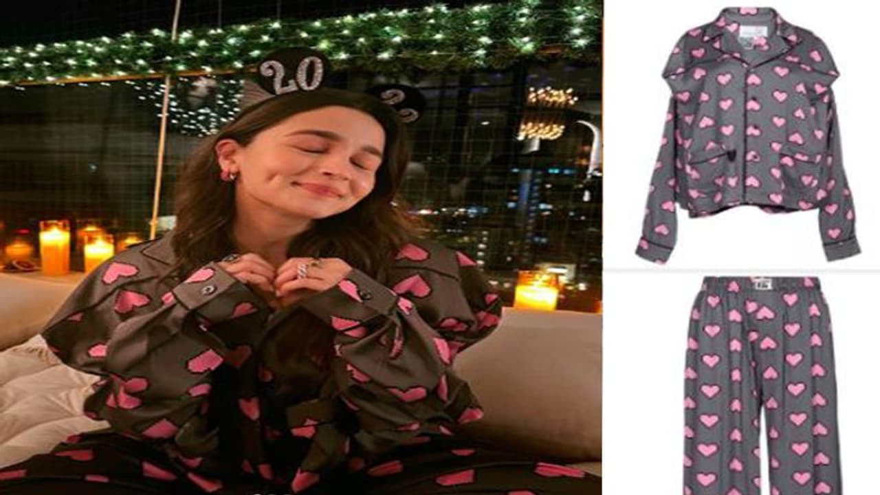 New Year 2023 : आलिया भट्ट की नाइट सूट जैसी ड्रेस की कीमत सुनकर दंग रह जाएंगे, न्यू ईयर पर शेयर की थी पिक्स