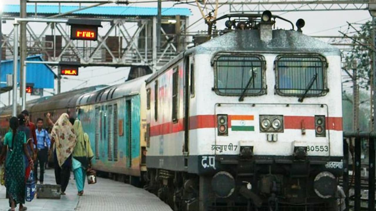 Cancel Trains Today: 2 जनवरी को कैंसिल हुईं 220 ट्रेन, यात्रा से पहले यहां देखें पूरी लिस्ट