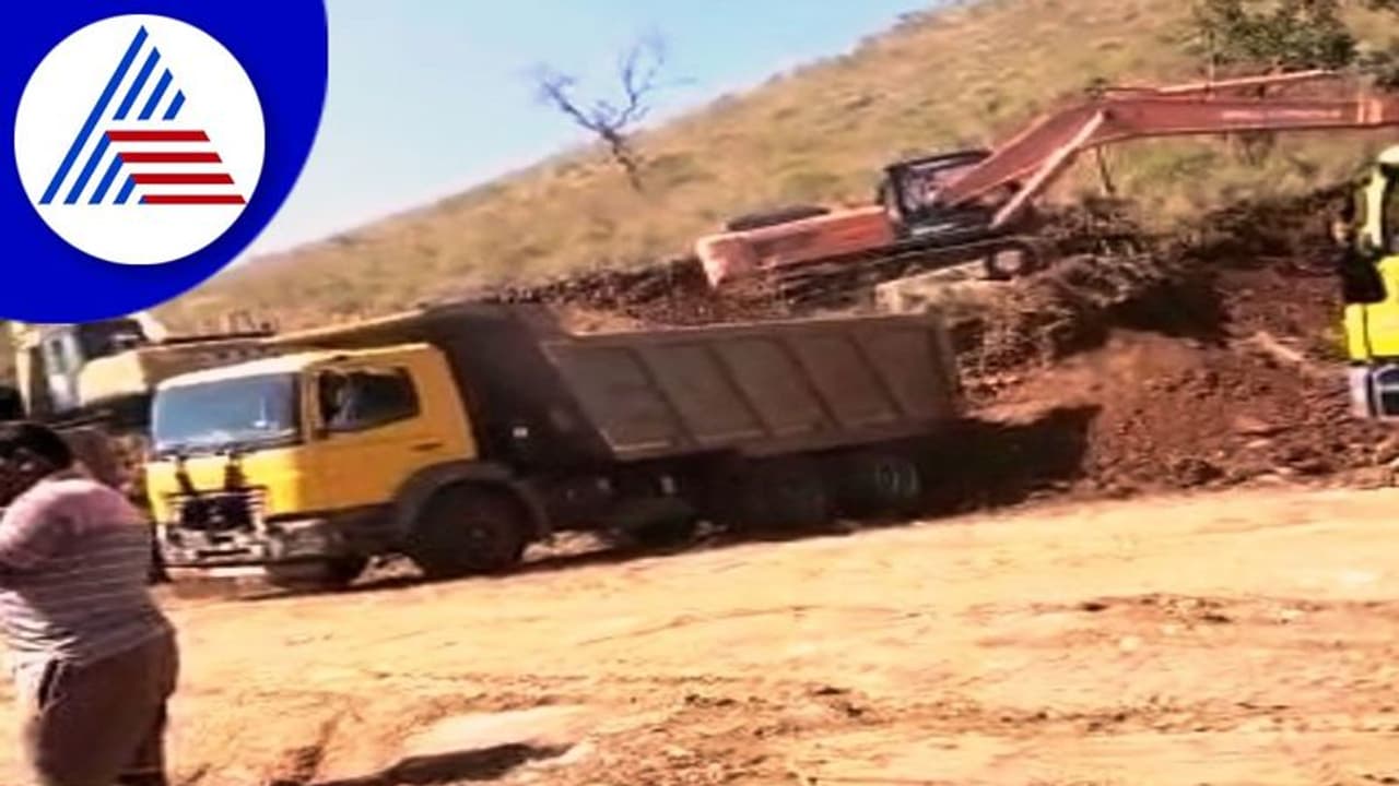 Mandya: ಕಾಮಗಾರಿ ಹೆಸರಿನಲ್ಲಿ ಬೆಟ್ಟಗುಡ್ಡಗಳ ಬಗೆದು ಪರಿಸರ ನಾಶ