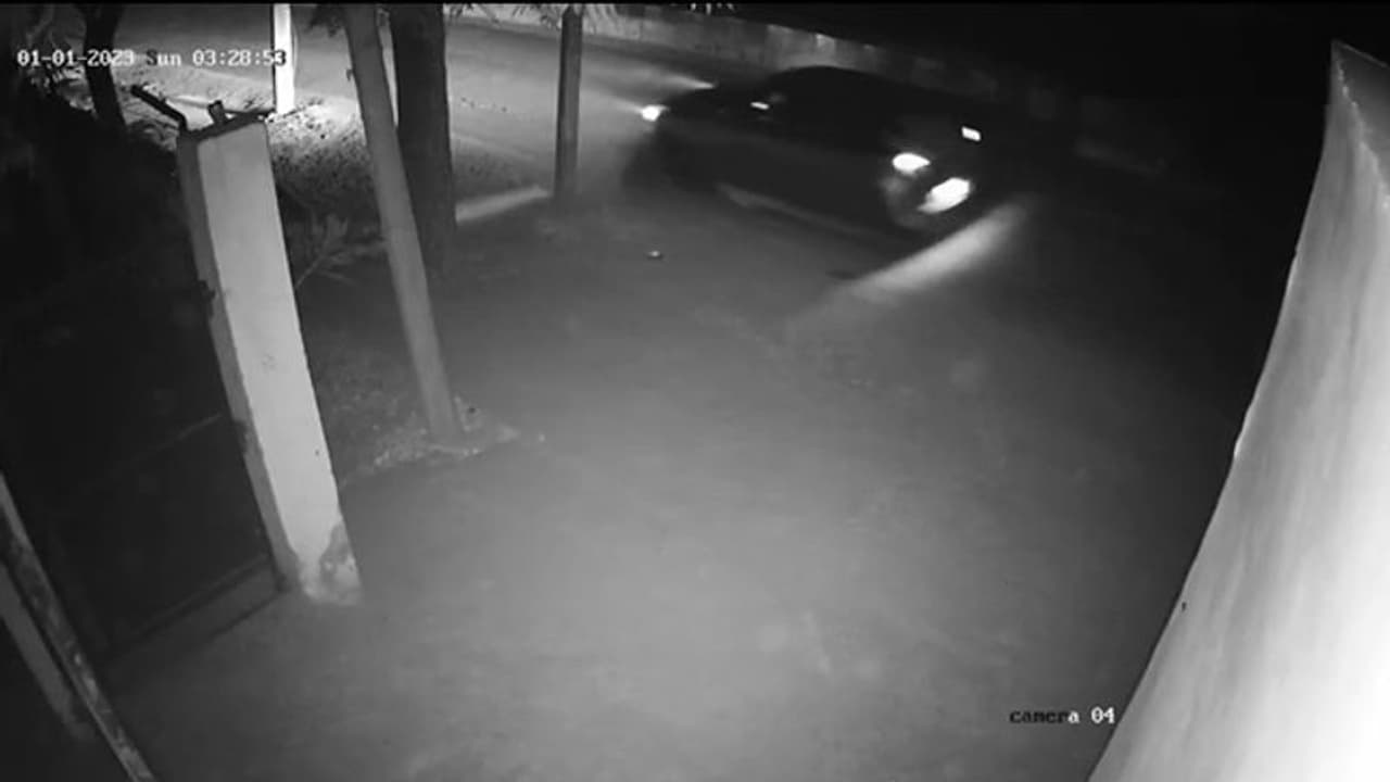 12 கி.மீ. காரில் இழுத்து செல்லப்பட்ட பெண் உயிரிழப்பு; சிசிடிவி காட்சிகள் வெளியானதால் பரபரப்பு!!