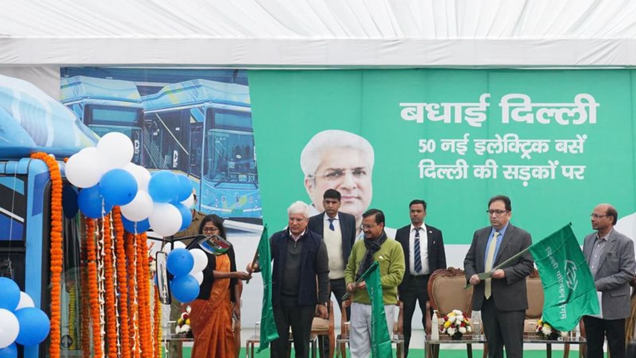 కాలుష్య నియంత్రణే లక్ష్యం.. 2025 నాటికి ఢిల్లీలో 80 శాతం ఎలక్ట్రిక్ బస్సులు అరవింద్ కేజ్రీవాల్ కాలుష్య నియంత్రణే లక్ష్యం.. 2025 నాటికి ఢిల్లీలో 80 శాతం ఎలక్ట్రిక్ బస్సులు అరవింద్ కేజ్రీవాల్