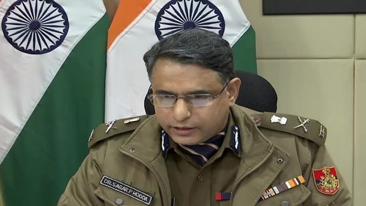 दिल्ली पुलिस ने कहा लड़की को 10 12 km तक घसीटा गया, हर एंगल से हो रही जांच, 3 दिन की कस्टडी में भेजे गए आरोपी दिल्ली पुलिस ने कहा लड़की को 10 12 km तक घसीटा गया, हर एंगल से हो रही जांच, 3 दिन की कस्टडी में भेजे गए आरोपी