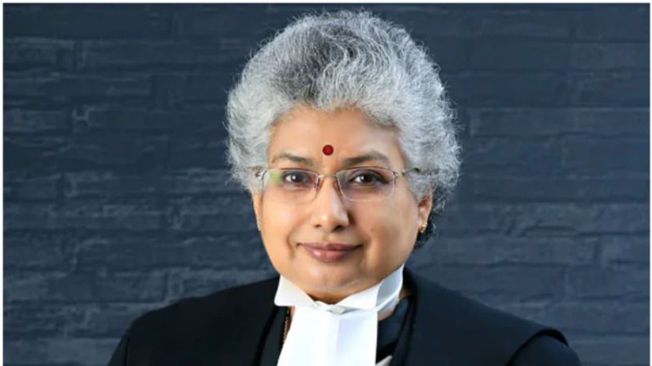 നോട്ട് നിരോധനത്തിലെ വിയോജന കുറിപ്പ്; ആരാണ് ജസ്റ്റിസ് ബി വി നാഗരത്ന ? നോട്ട് നിരോധനത്തിലെ വിയോജന കുറിപ്പ്; ആരാണ് ജസ്റ്റിസ് ബി വി നാഗരത്ന ?