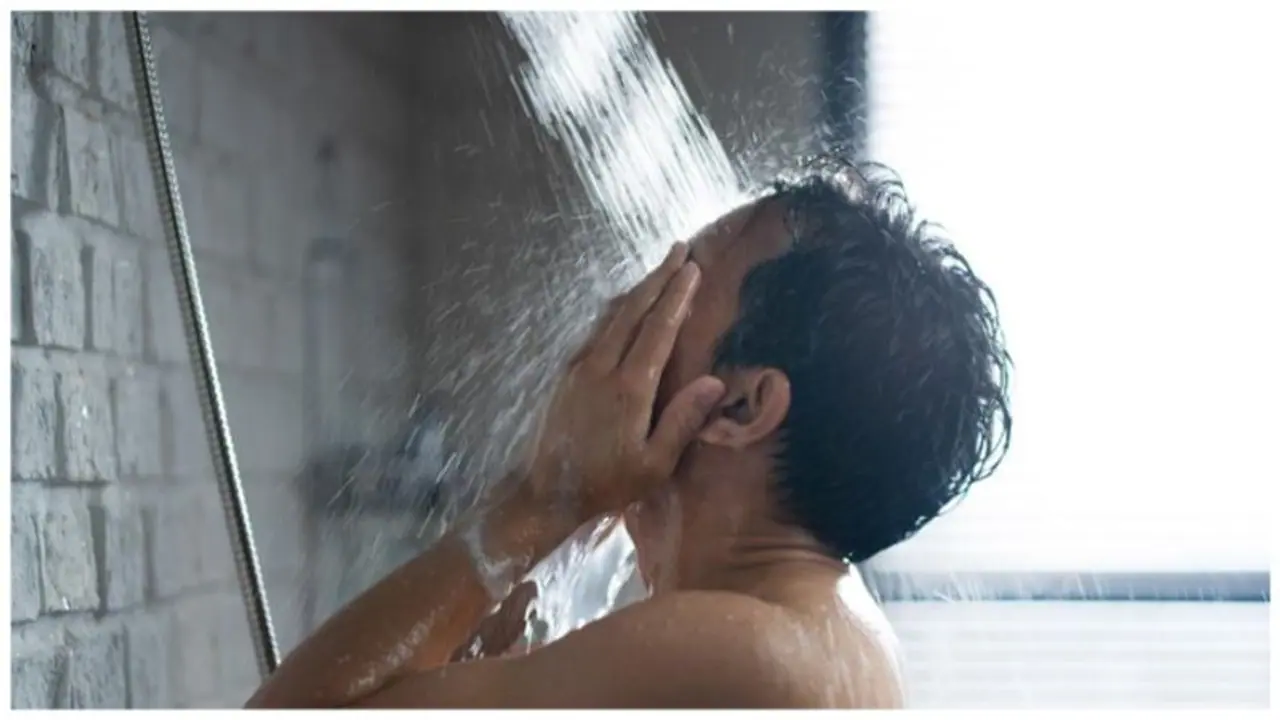 പുരുഷന്മാരുടെ ശ്രദ്ധയ്ക്ക് ; ചൂടുവെള്ളത്തിൽ കുളിക്കുമ്പോൾ സംഭവിക്കുന്നത്... പുരുഷന്മാരുടെ ശ്രദ്ധയ്ക്ക് ; ചൂടുവെള്ളത്തിൽ കുളിക്കുമ്പോൾ സംഭവിക്കുന്നത്...