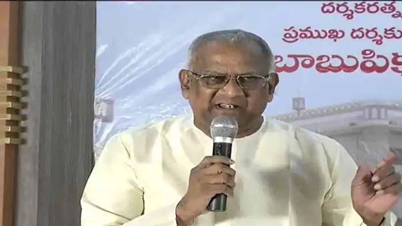 వాలంటీర్ వ్యవస్థపై విమర్శలు.. పవన్ ఆలోచన మంచిదేనన్న హరిరామ జోగయ్య.. కానీ.. వాలంటీర్ వ్యవస్థపై విమర్శలు.. పవన్ ఆలోచన మంచిదేనన్న హరిరామ జోగయ్య.. కానీ..