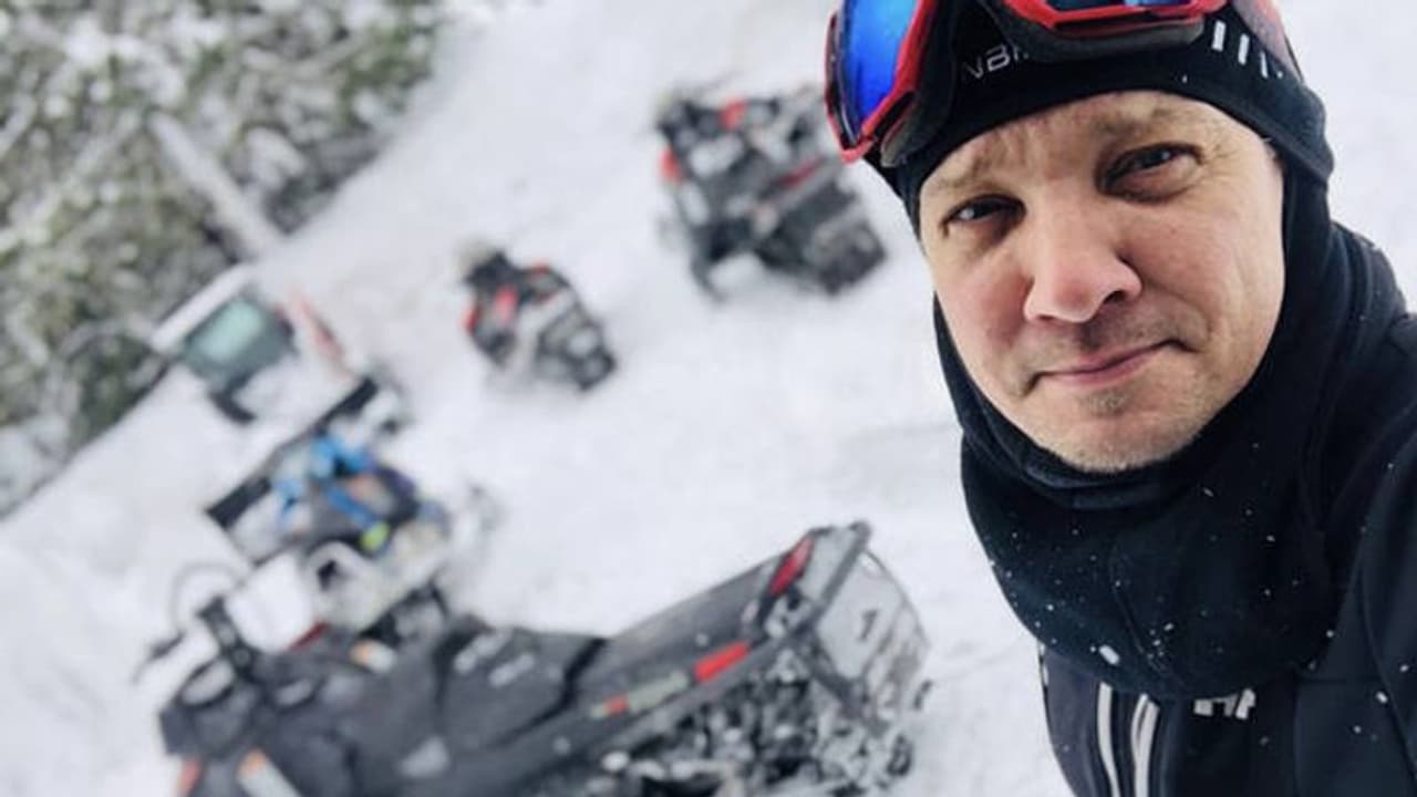 Jeremy Renner accident: बर्फ हटाते एक्टर के साथ गंभीर हादसा, एयरलिफ्ट कर अस्पताल ले जाना पड़ा Jeremy Renner accident: बर्फ हटाते एक्टर के साथ गंभीर हादसा, एयरलिफ्ट कर अस्पताल ले जाना पड़ा