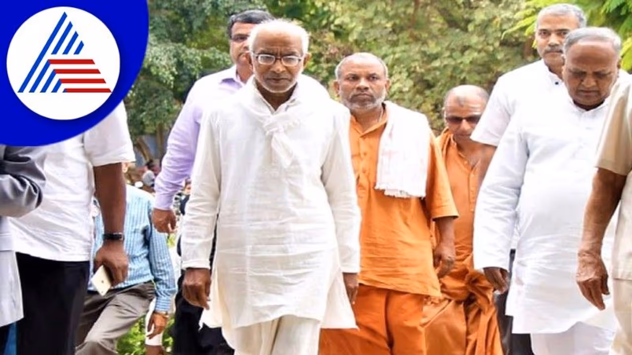  Sri Siddeshwar swamiji: ಪ್ರವಚನದಿಂದ ಸನ್ಮಾರ್ಗ ತೋರಿದ ಮಹಾ ಸಂತ 