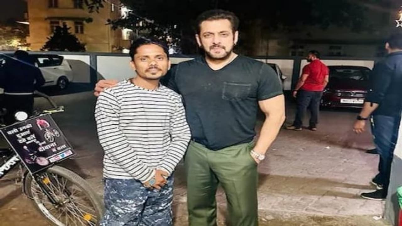 'भाईजान' से मिलने 1100 किमी साइकिल चलाकर पहुंचा शख्स, फैंस बोले ये है असली दीवानगी