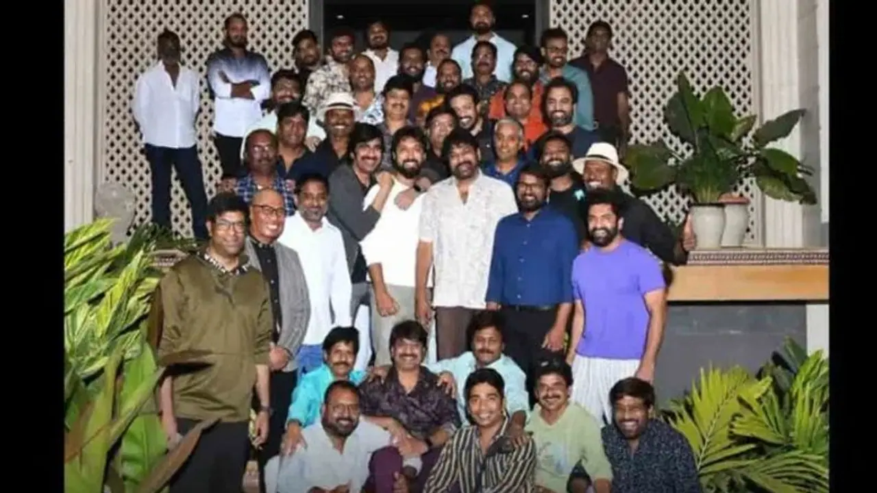 బాస్ పార్టీ... వాల్తేరు వీరయ్య టీమ్ కు మెగాస్టార్ చిరంజీవి గ్రాండ్ పార్టీ