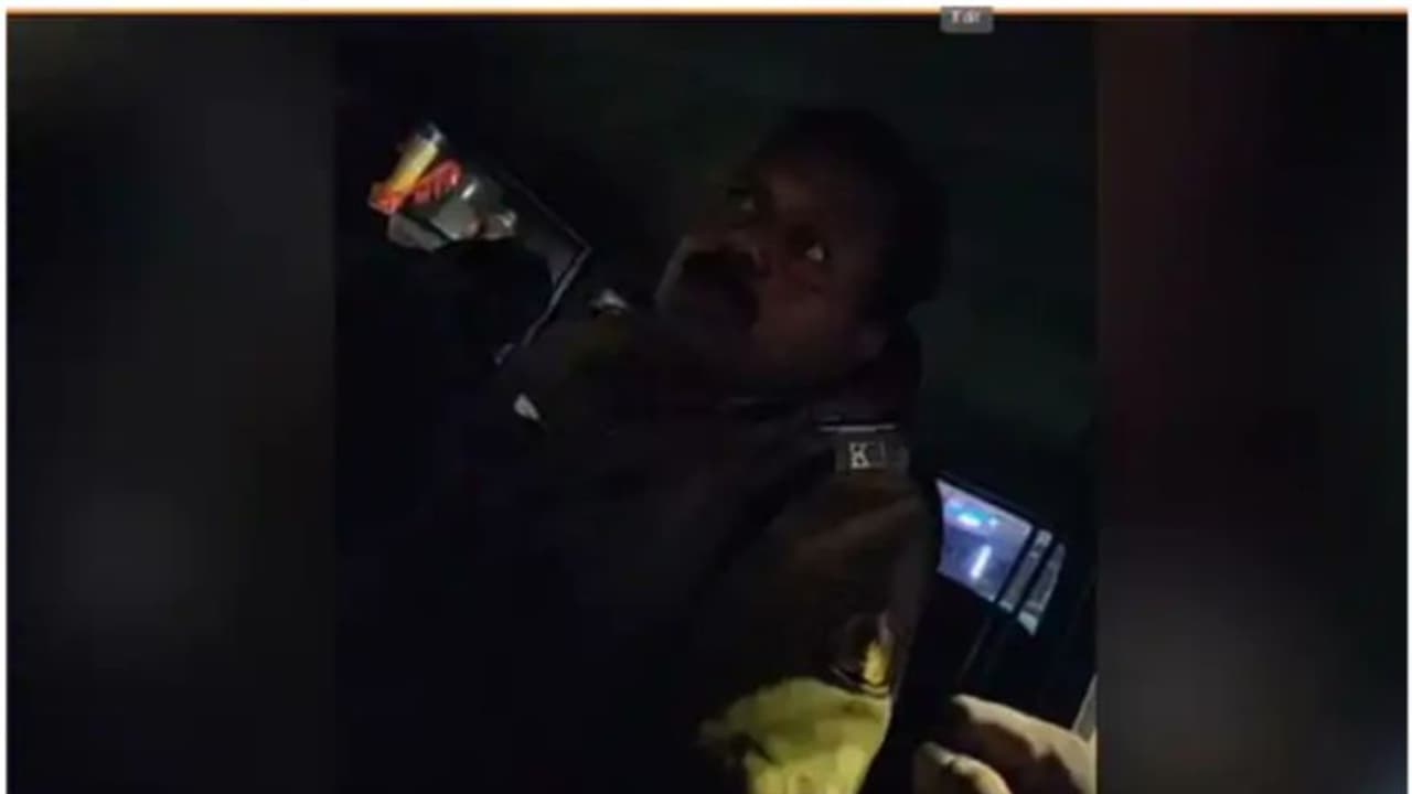 മണ്ണ് കടത്താന് കൈക്കൂലി; ഗ്രേഡ് എസ് ഐ ബൈജുക്കുട്ടനെതിരെ ഇന്ന് കൂടുതല് നടപടി മണ്ണ് കടത്താന് കൈക്കൂലി; ഗ്രേഡ് എസ് ഐ ബൈജുക്കുട്ടനെതിരെ ഇന്ന് കൂടുതല് നടപടി